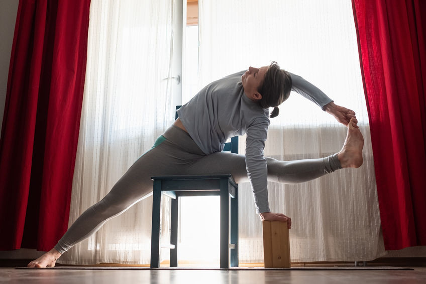 yoga-sur-chaise comment-faire-du-yoga-sur-chaise