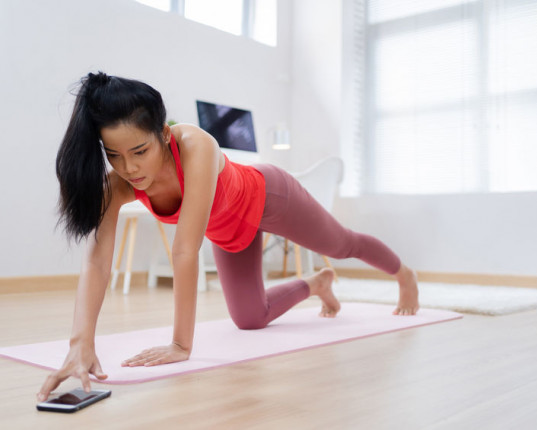 Les cours de yoga en ligne : la fausse bonne idée ?
