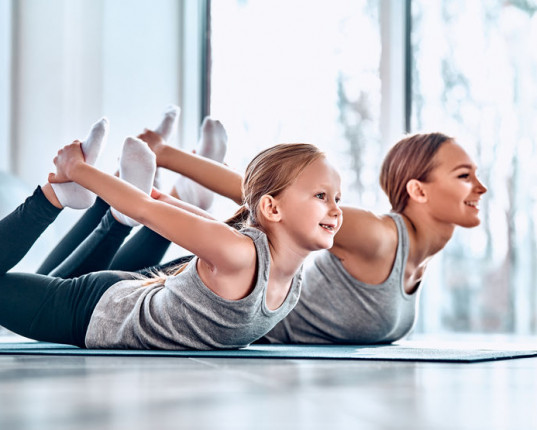 Yoga : La posture de l'arc ou l'asana Dhanurasana